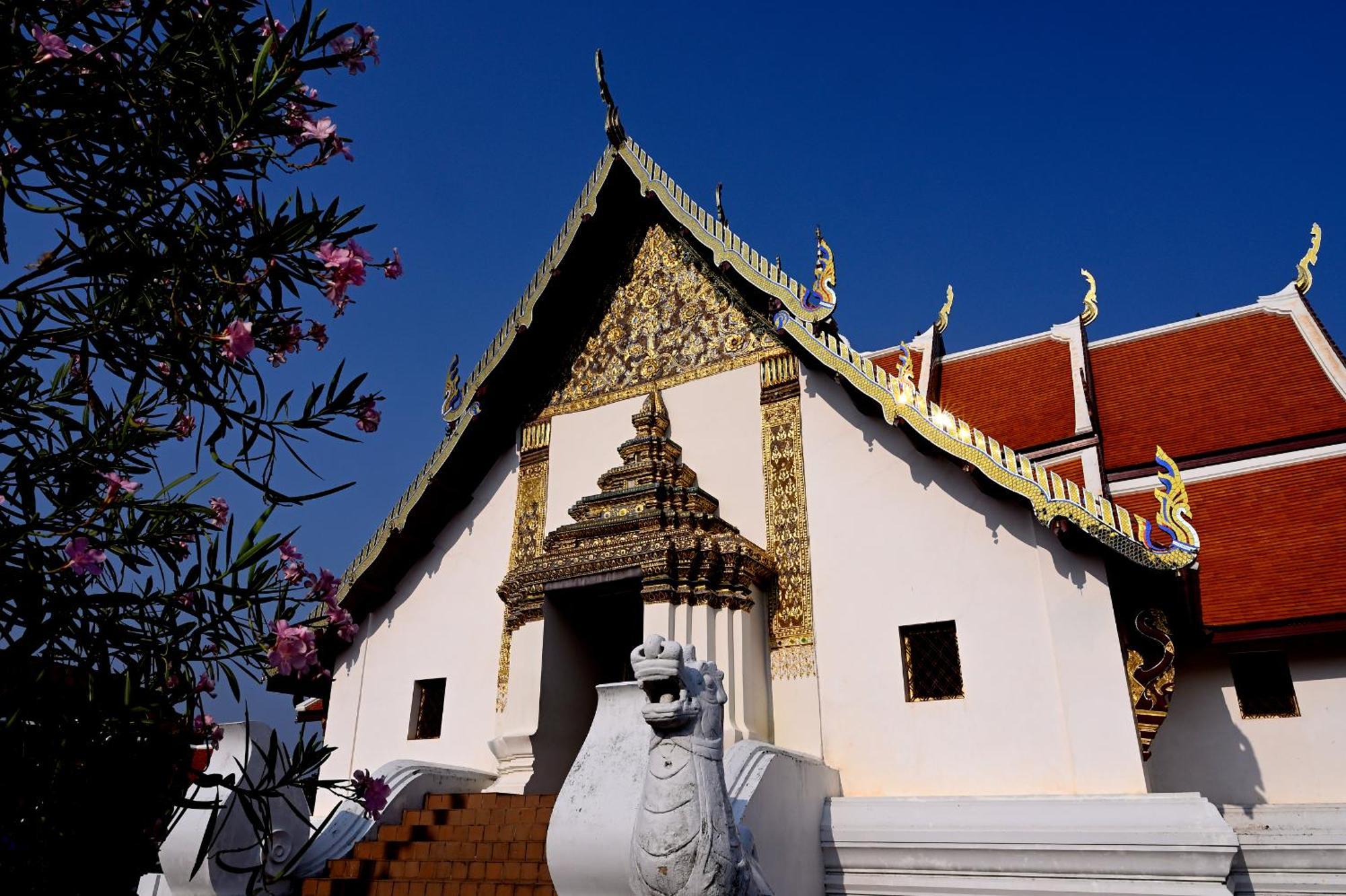 Villa Mahaphrom Nan Exterior photo